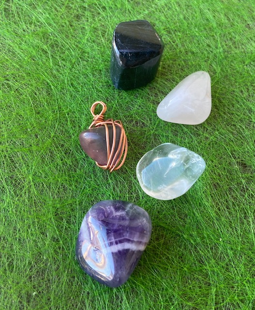 Schulsteine Kraftsteine für Kinder Kindergarten Ruhe Erfolg leichter lernen Fluorit Amethyst Bergkristall Rosenquarz schwarzer Turmalin