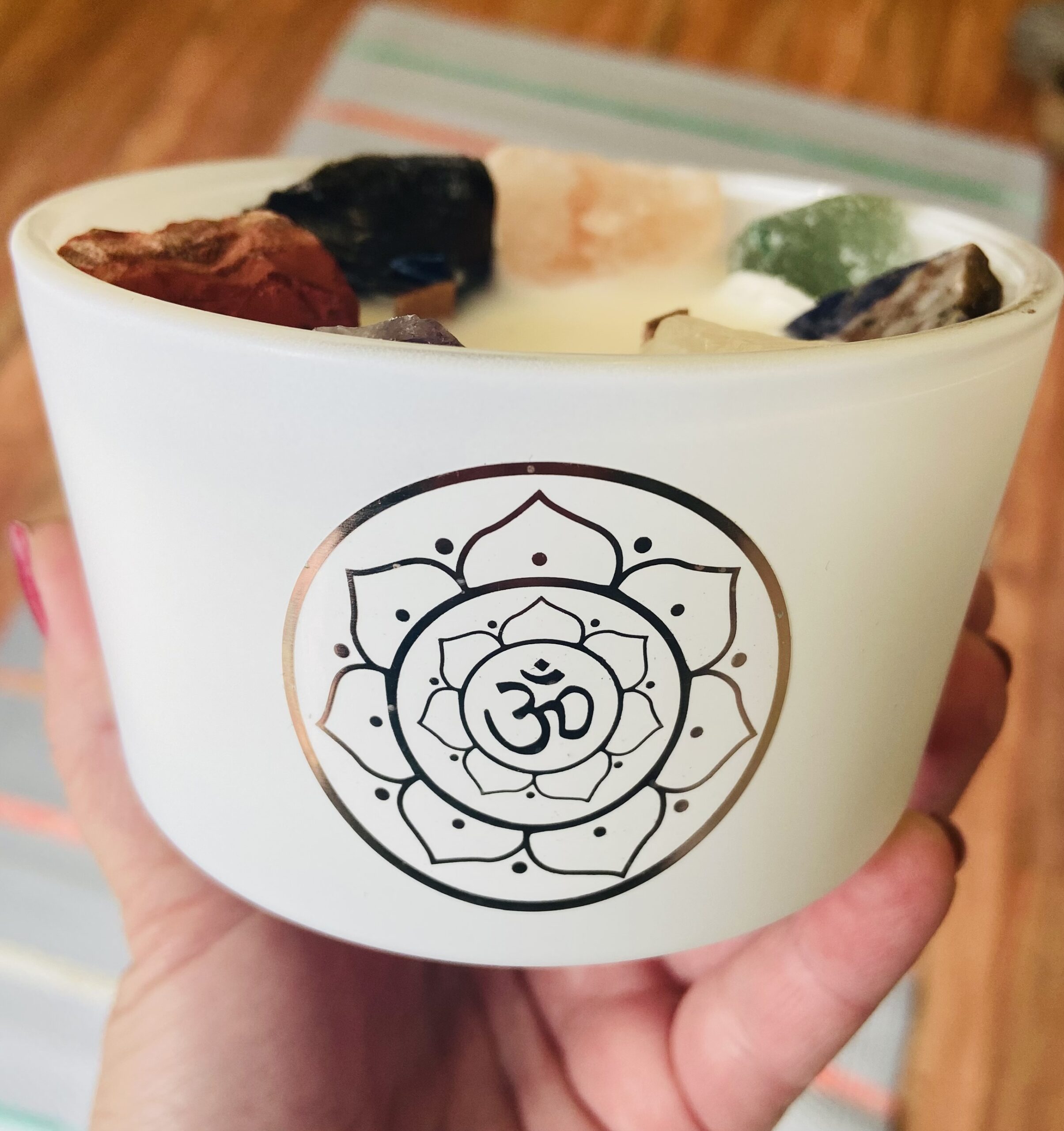 Scent Flame Chakra Kerzen Set - 7 Duftkerzen Mit Kristallen & Armband