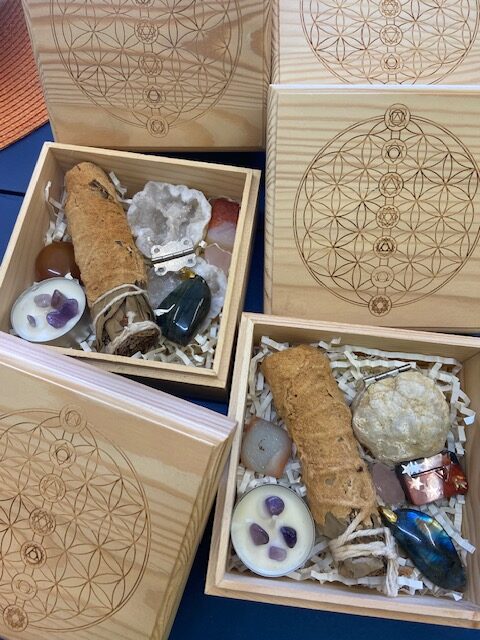 Blume des Lebens Holzbox Box Energie Symbole Schatulle Geschenkebox Räucherwerk Smudge Rune Runenmagie Druse Raumdekoration Labradorit Anhänger 7 tlg. Esoterik Geschenkideen